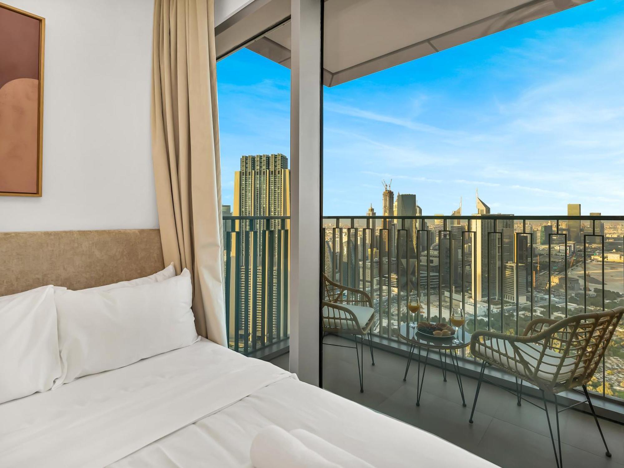 Apartment Lively New 2br Located Between Difc & Downtown With Difc View *