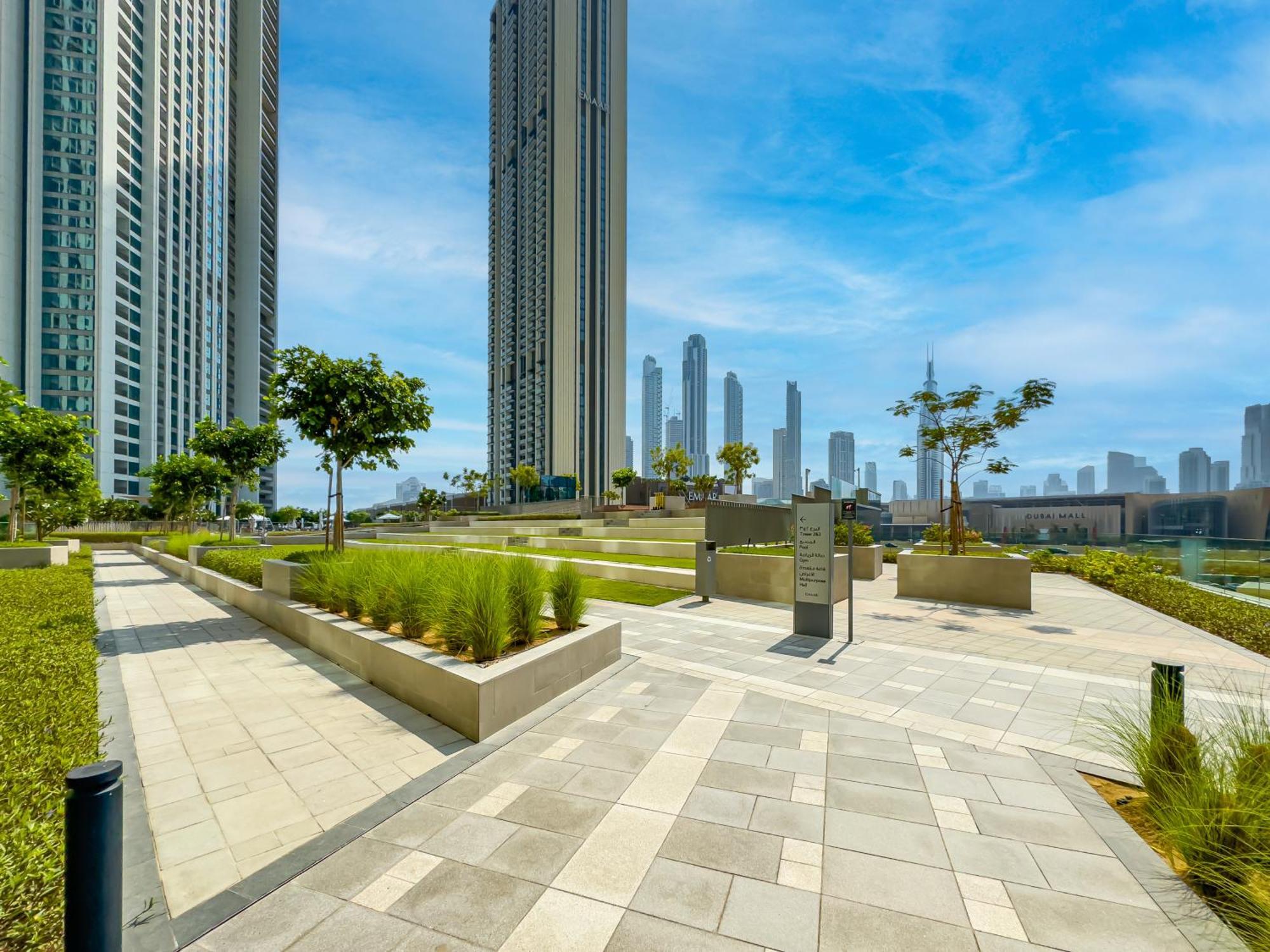 Apartment Lively New 2br Located Between Difc & Downtown With Difc View *